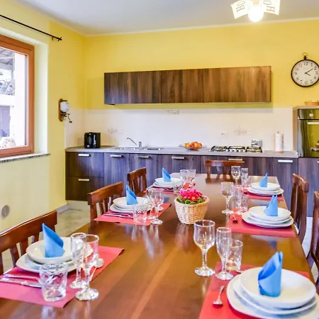 Typical Piedmontese House In The Langhe Semesterbostad *